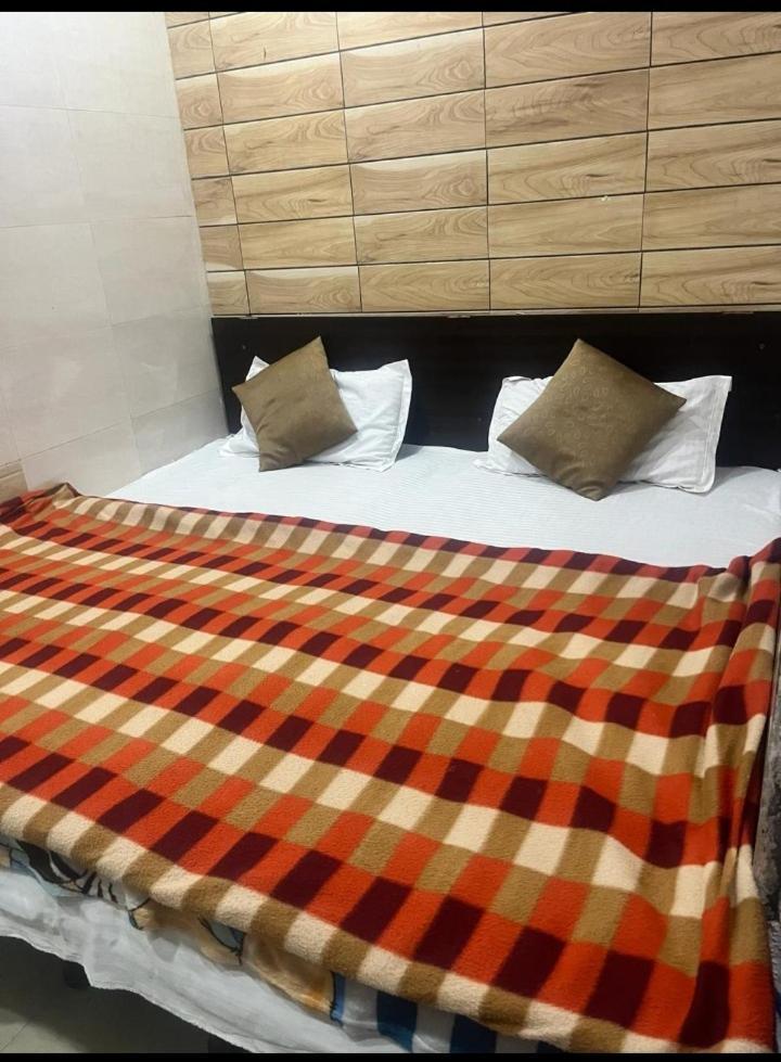 Arora Guest House Amritsar Exteriör bild