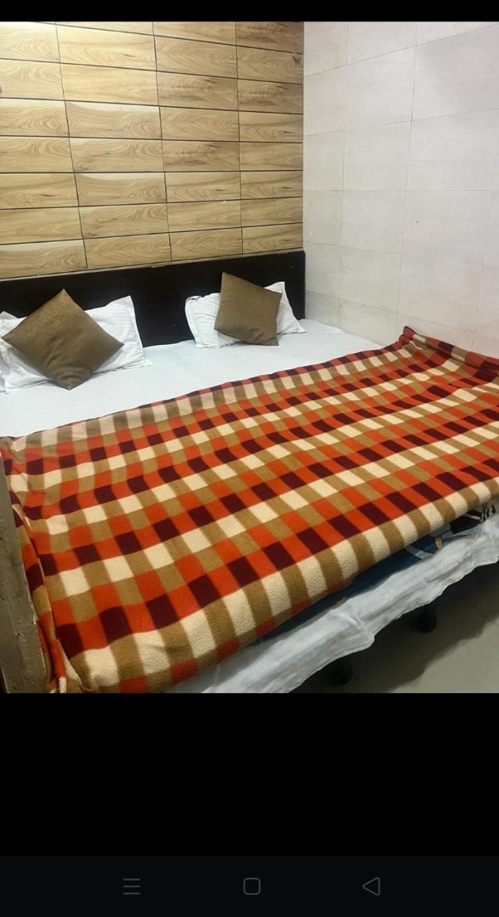Arora Guest House Amritsar Exteriör bild