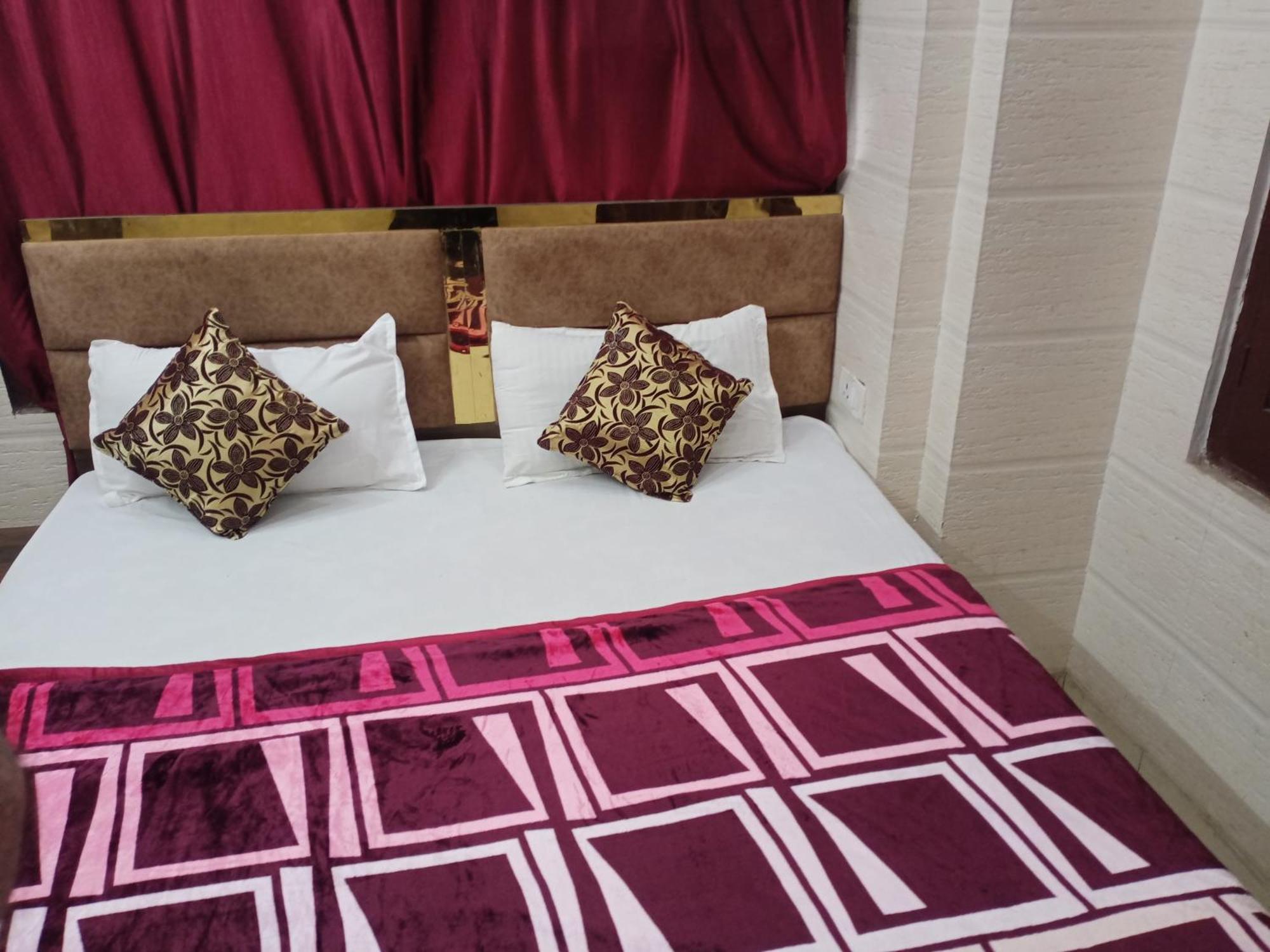 Arora Guest House Amritsar Exteriör bild