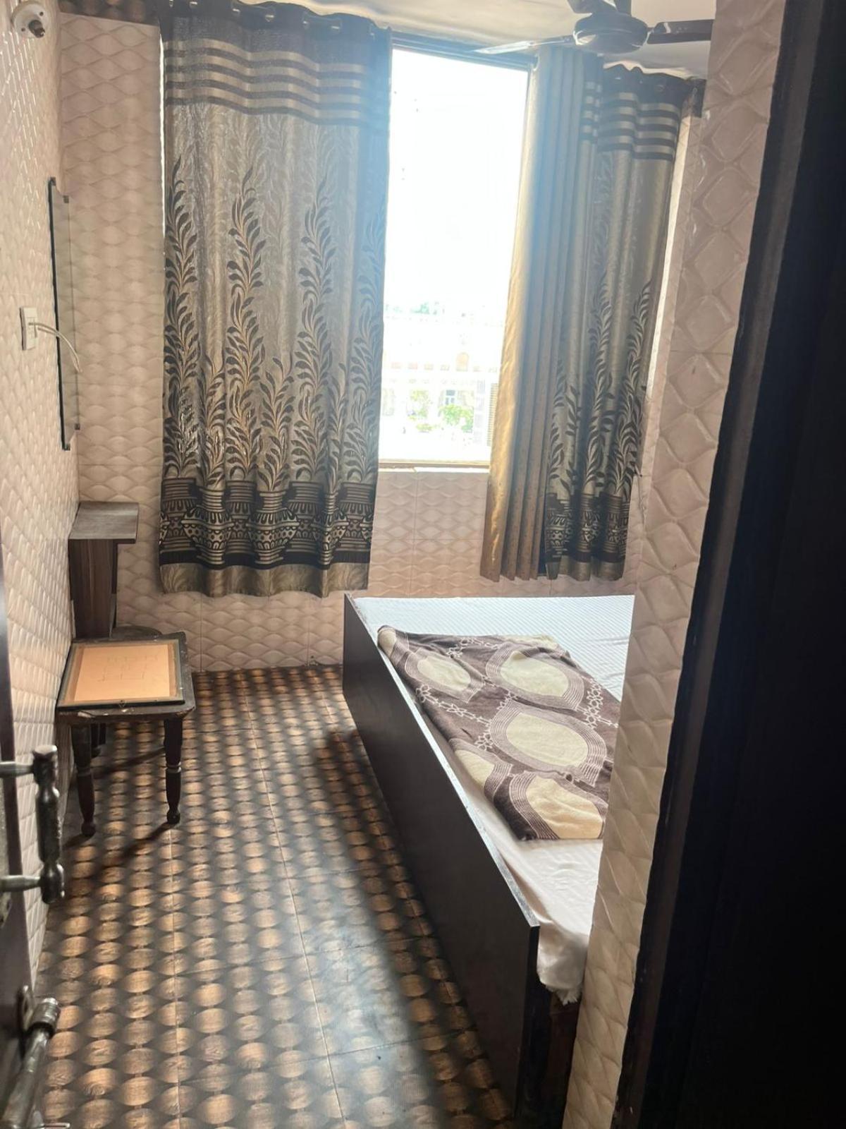 Arora Guest House Amritsar Exteriör bild