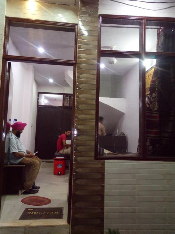 Arora Guest House Amritsar Exteriör bild